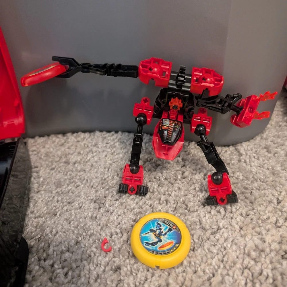 Lego Technic Throwbot 8500 black red mech with storage box and manual